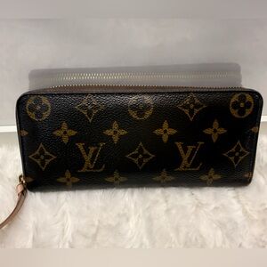 LOUIS VUITTON-CA1117 Clemence Pink Interior Zippy Wallet Monogram Canvas